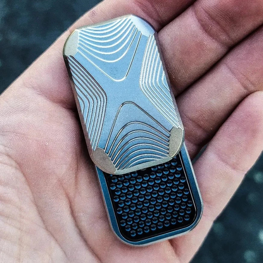 マグナス　スライダー　MAGNUS ToadX™ 3-Click - Titanium Slider (Pre-order) – Magnus Store