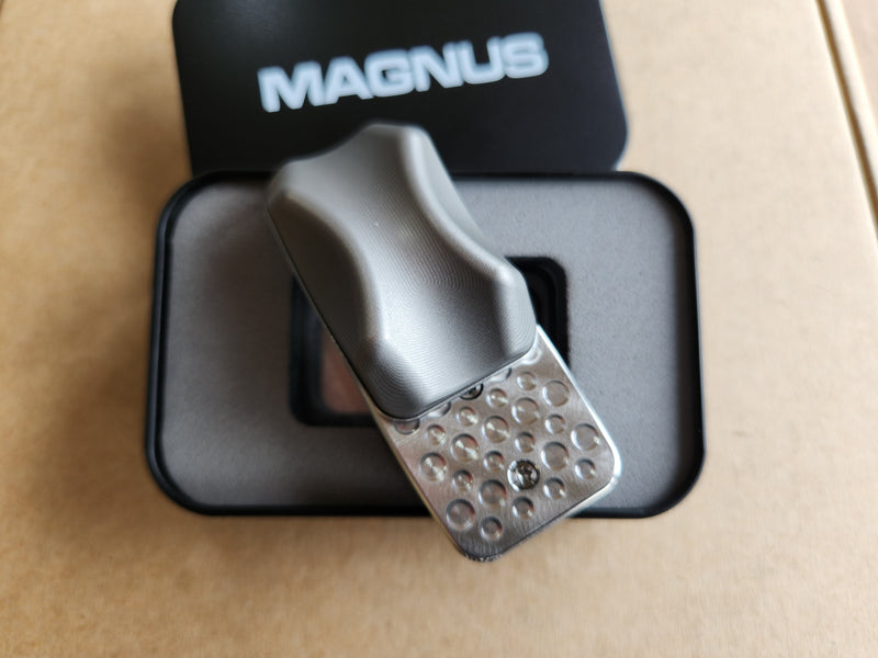 MAGNUS Sweep Titanium Stonewash フィジェット MAGNUS Sweep Titanium