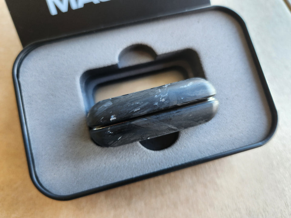 Carbon Fiber Flaked Silver Resin- SD115 - Chonker 3-Click